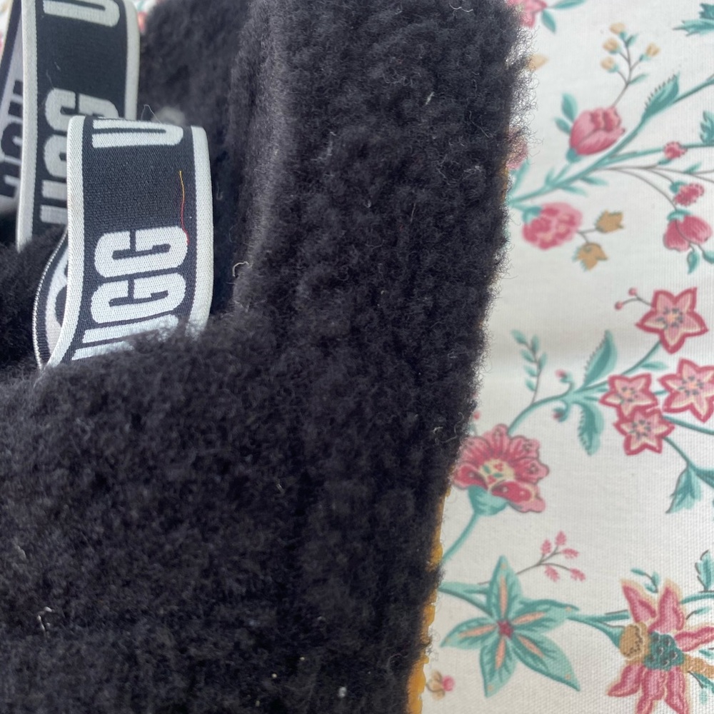 UGG shearling sandals! - Picture 9 of 9